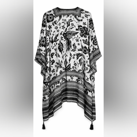 Vince Camuto Bird Floral Tassel Topper Kimono Black White One Size OS Boho - Picture 3 of 5